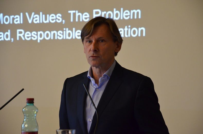 Jeroen van den Hoven, TU Delft