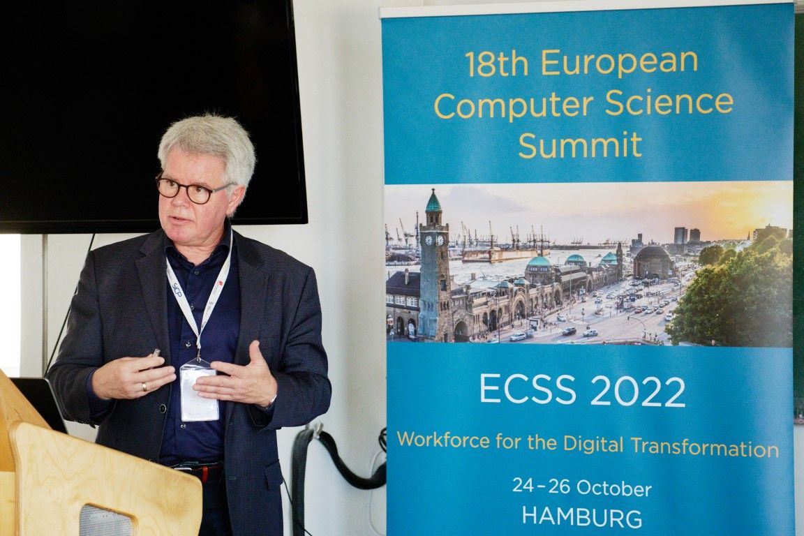 Michael E. Caspersen, IT-vest – networking universities